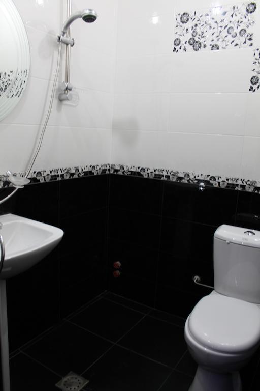 Princ Plaza Hotel 예레반 외부 사진